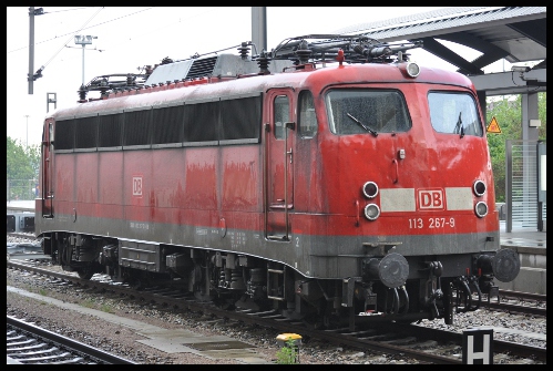113 267 am 28.04.2011 im Bahnhof Erfurt